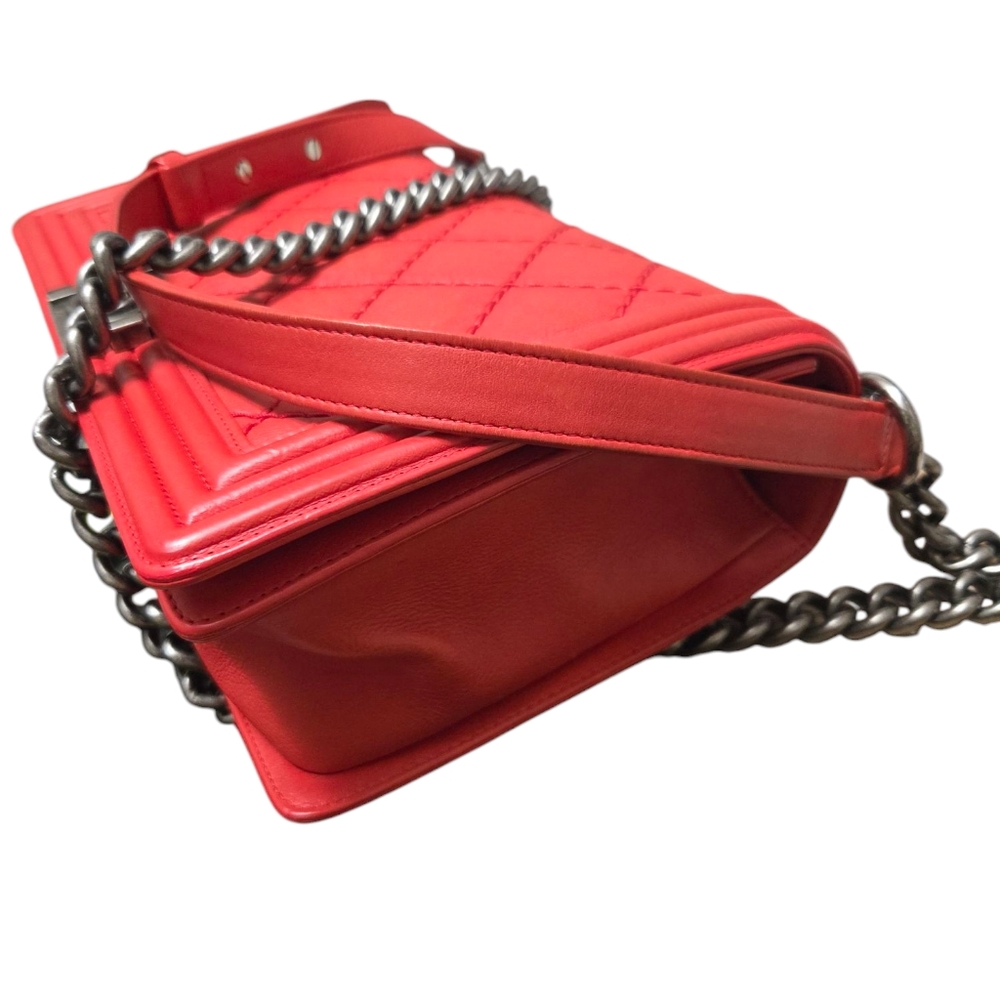 Chanel Calfskin Quilted Medium Boy Flap in Red. - Picture 5 of 17